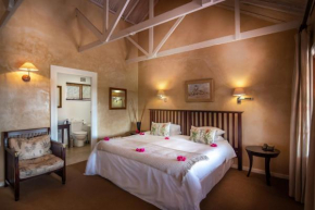 Гостиница Leeuwenbosch Shearers Lodge - Amakhala Game Reserve  Бёйсклоф